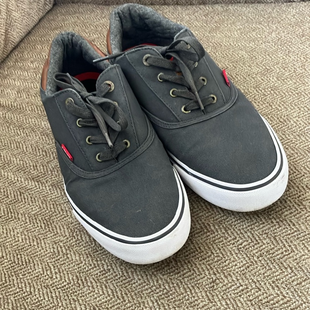 Levi’s men’s tennis shoes
